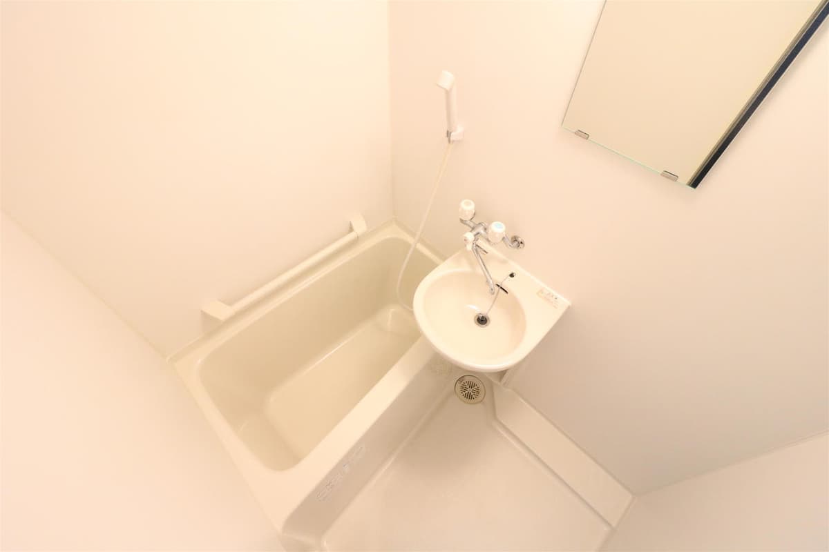 Room image 10