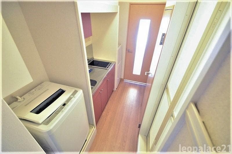 Room image 8