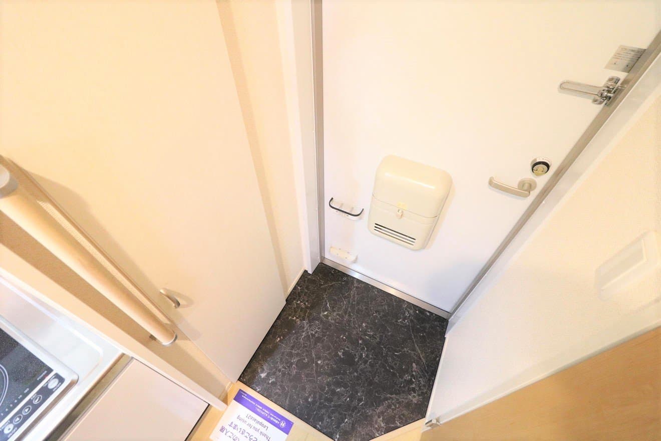 Room image 12