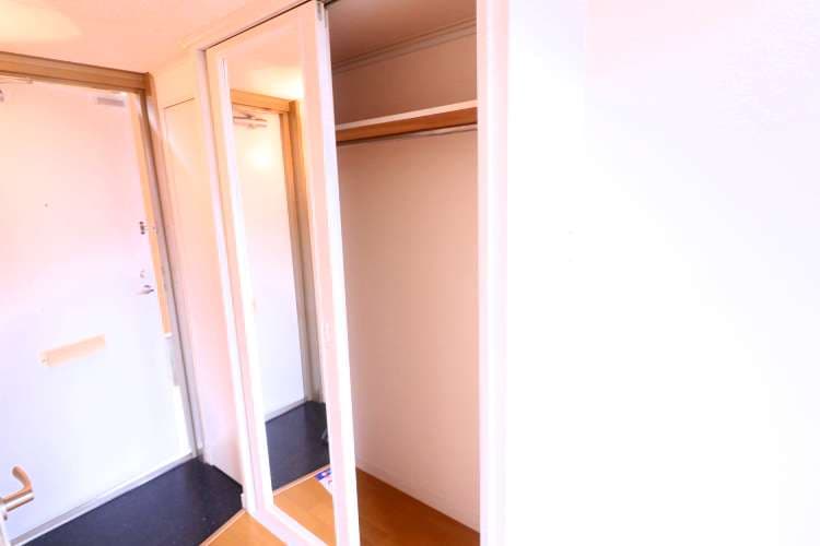 Room image 12