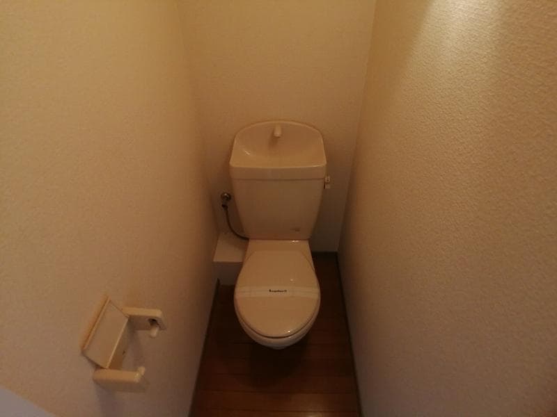 Room image 8