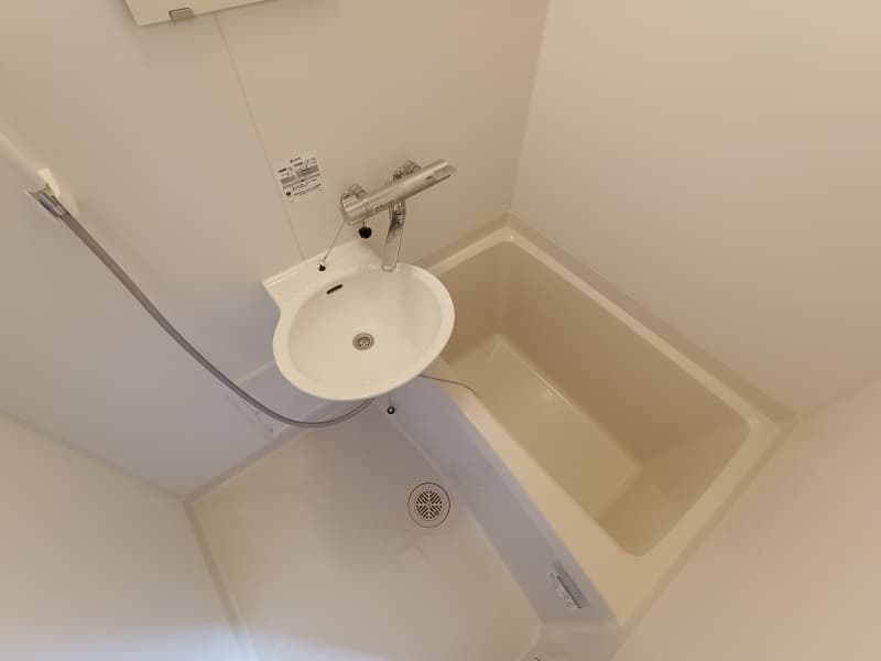 Room image 10