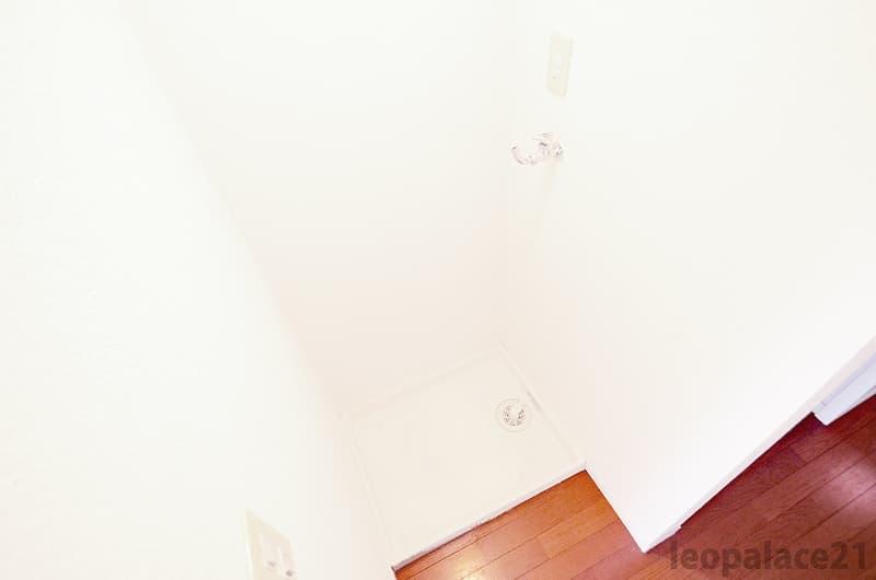 Room image 13