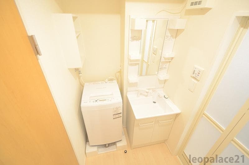 Room image 14