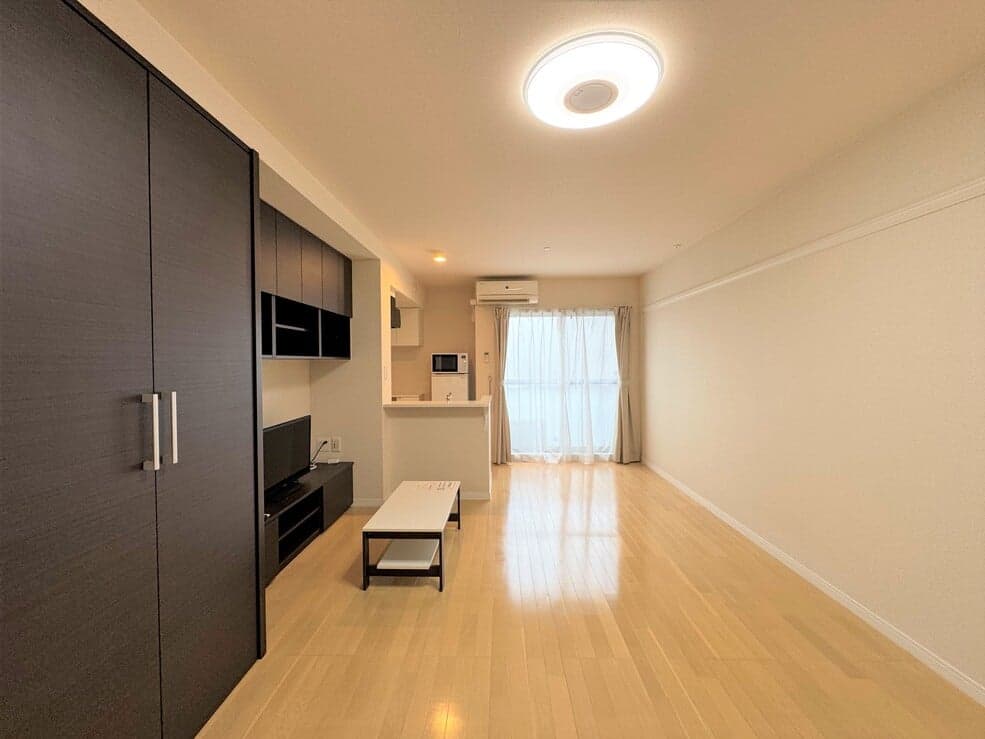 Room image 8