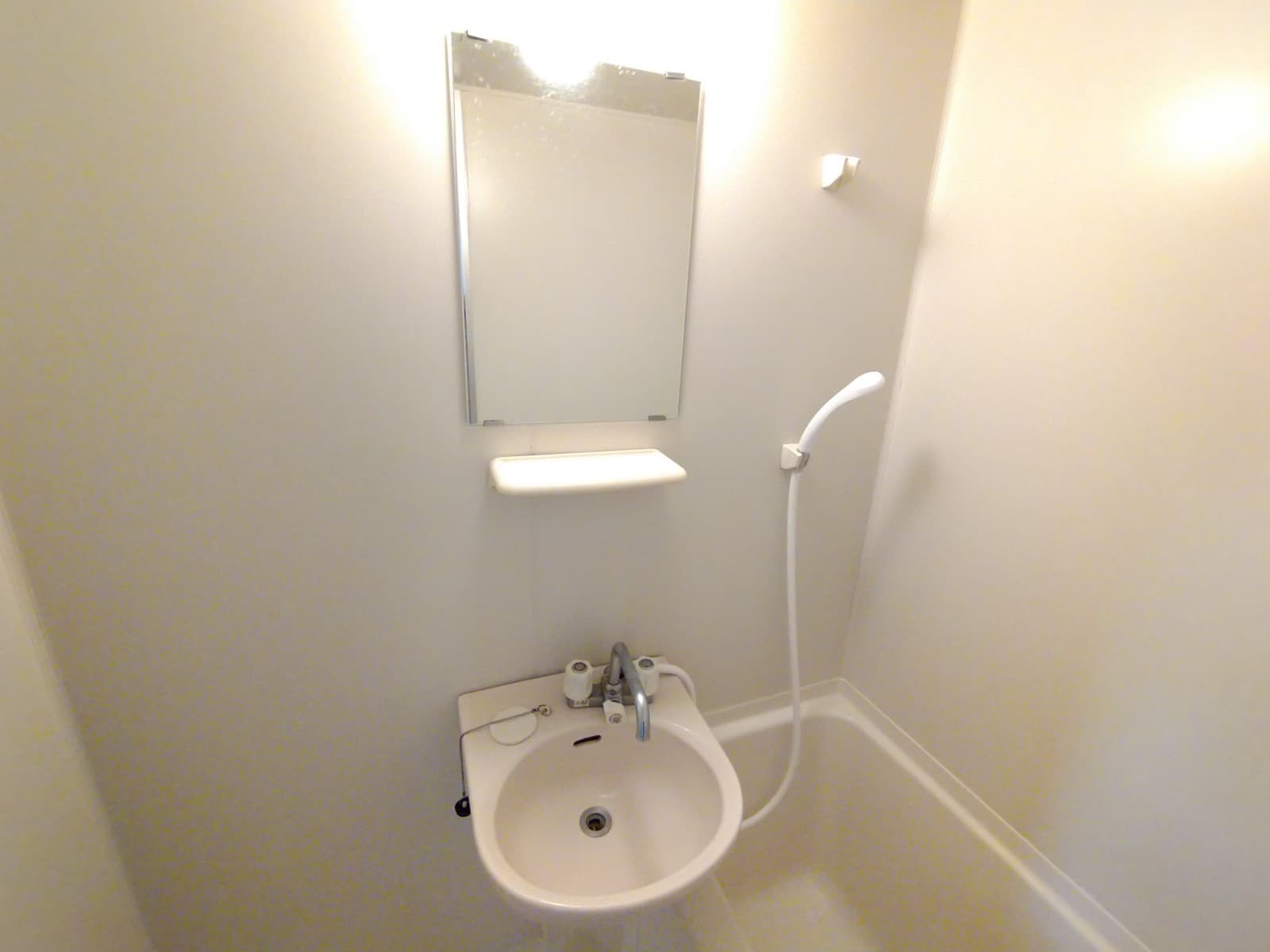 Room image 15