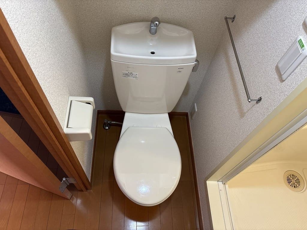 Room image 8