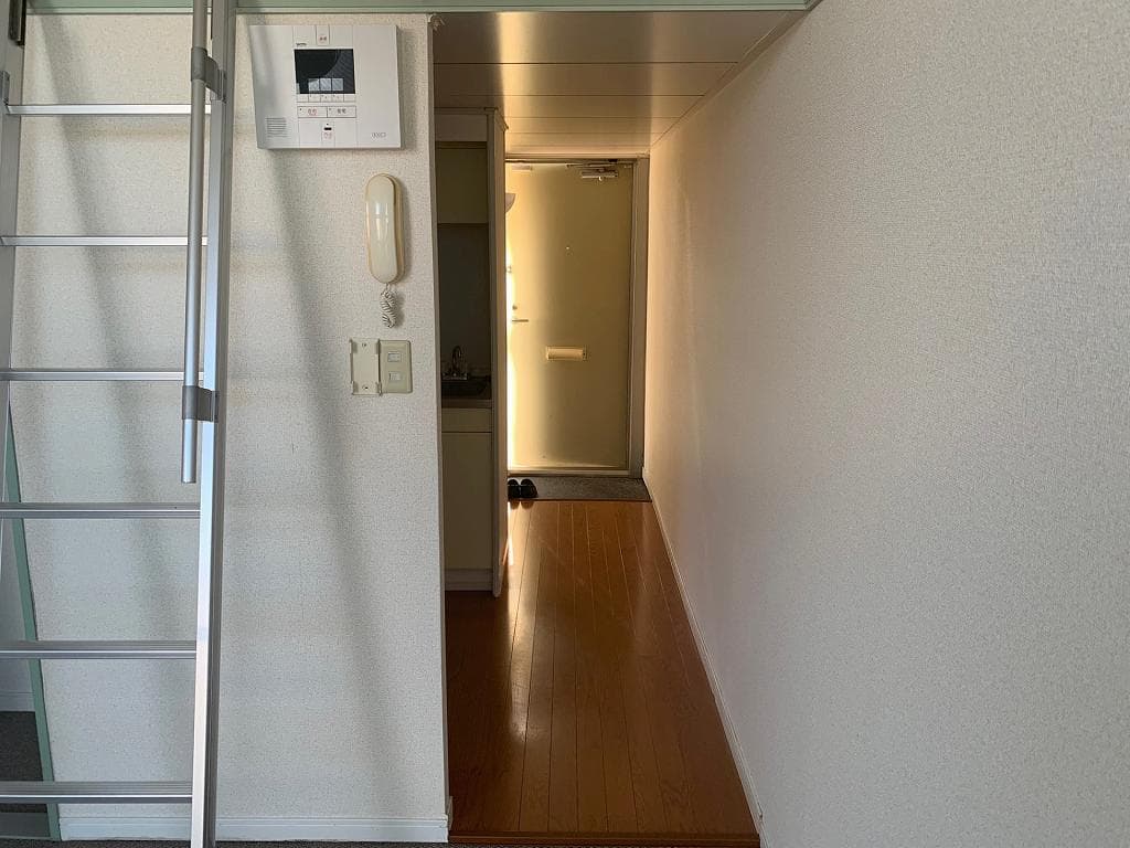 Room image 10