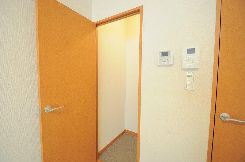 Room image 14