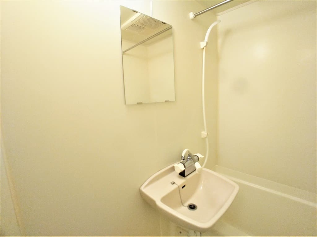 Room image 12