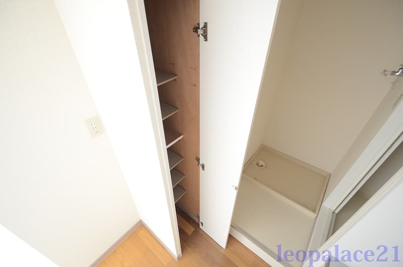 Room image 15