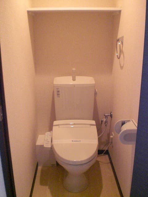 Room image 8