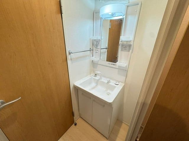 Room image 13
