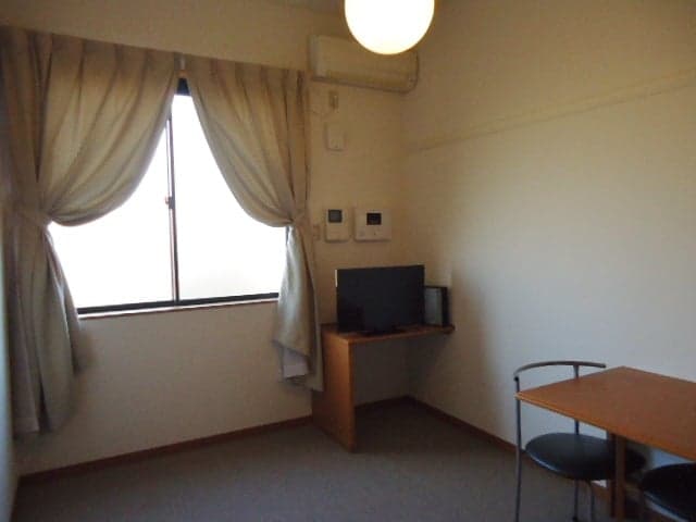 Room image 16