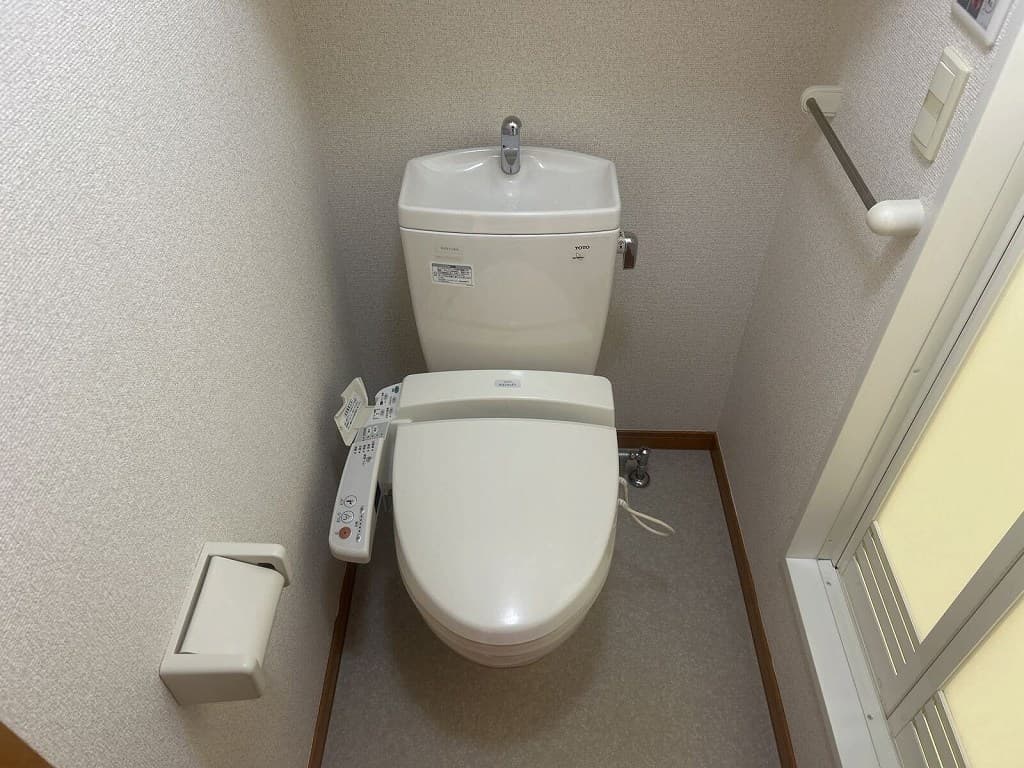 Room image 8