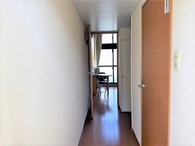 Room image 16