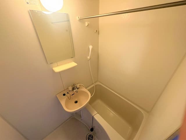 Room image 8