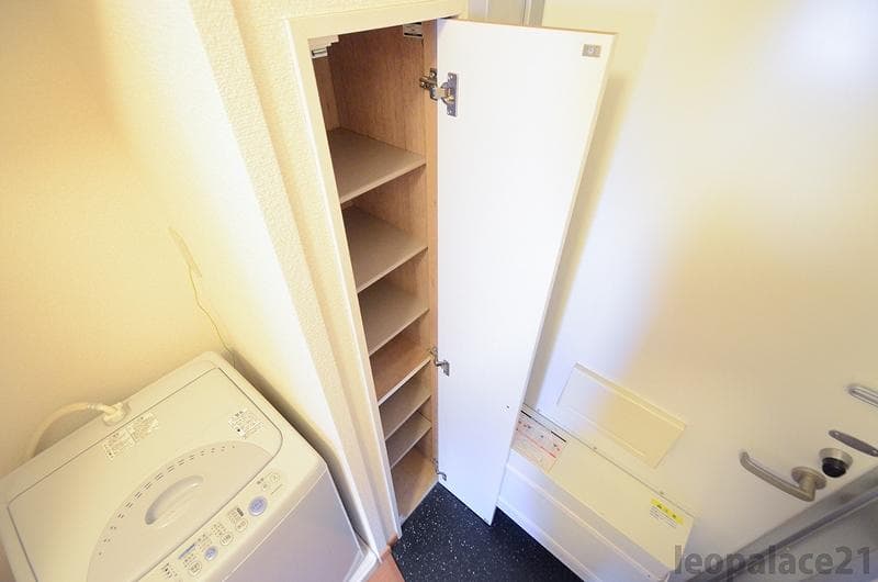 Room image 12