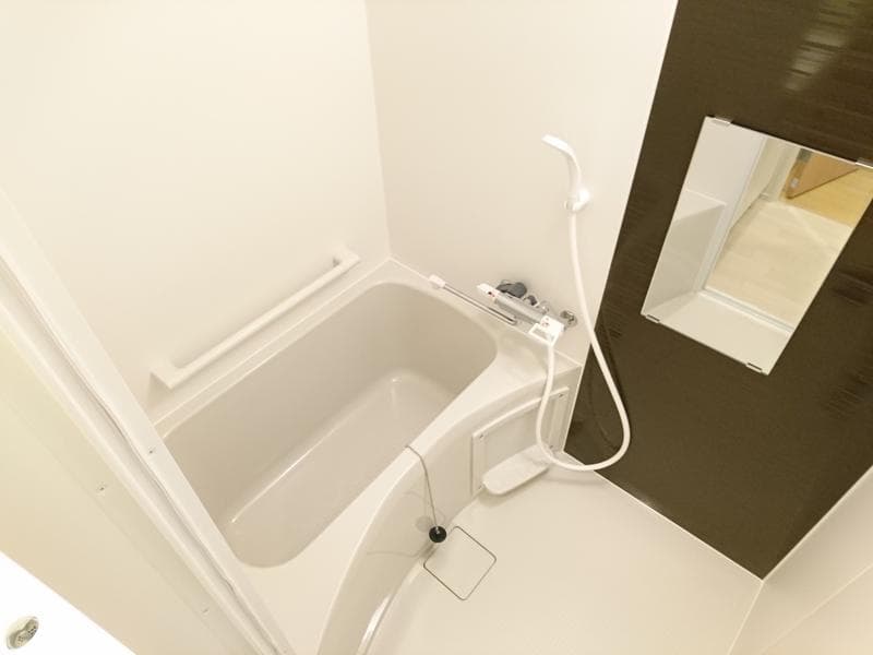 Room image 8
