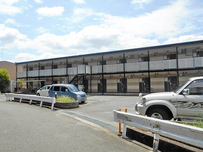 Main exterior of leopalace South Hill Fukasaka