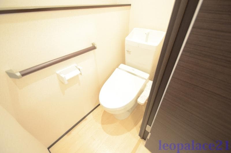 Room image 10