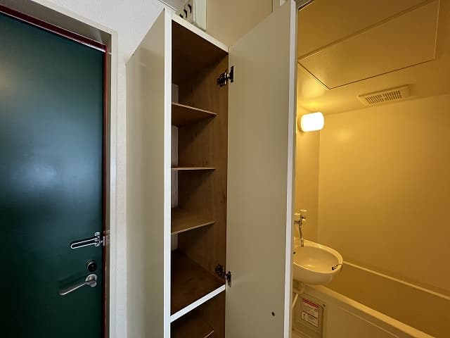 Room image 10
