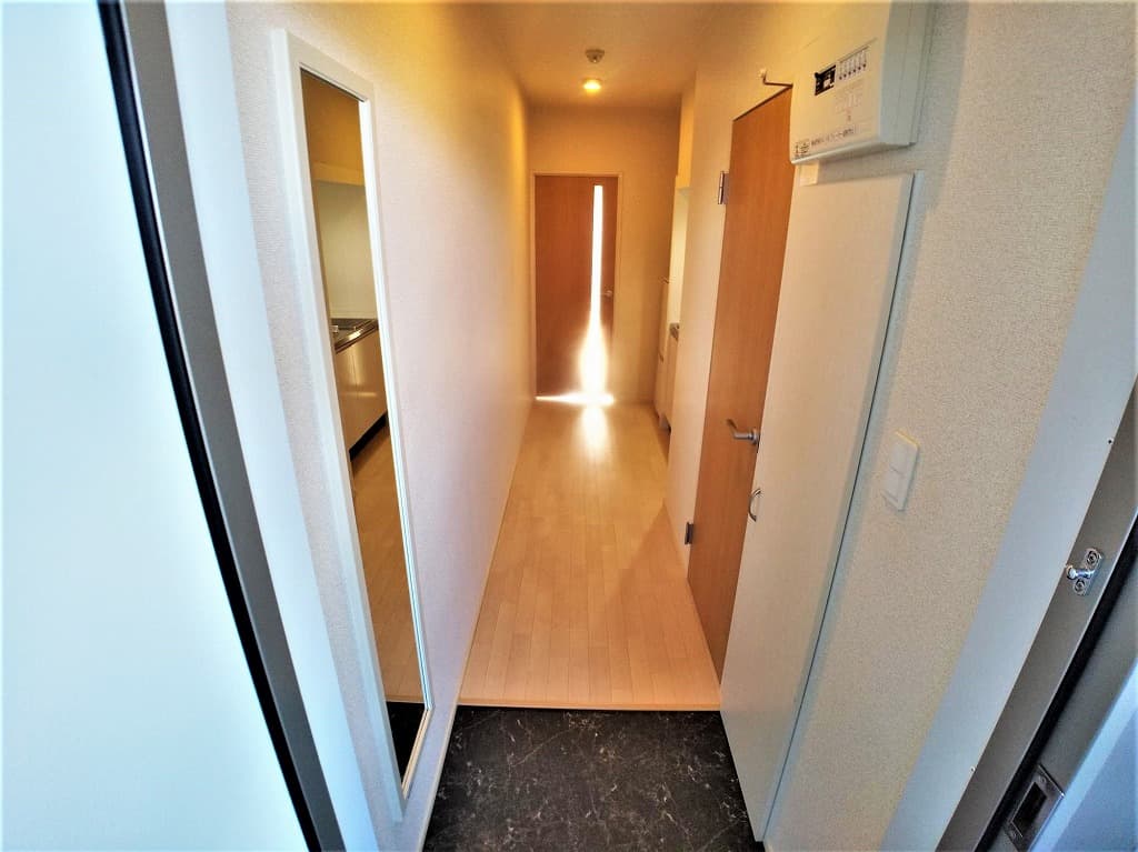 Room image 8
