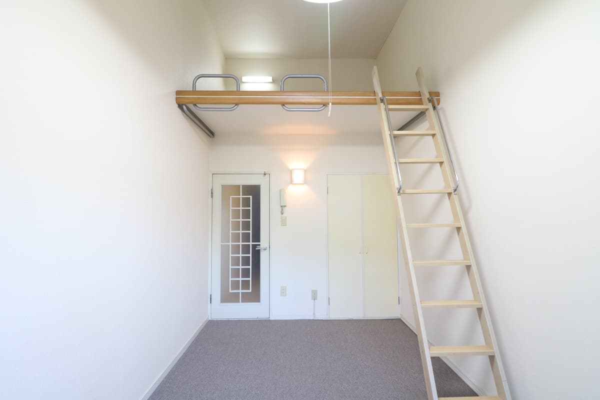 Room image 8