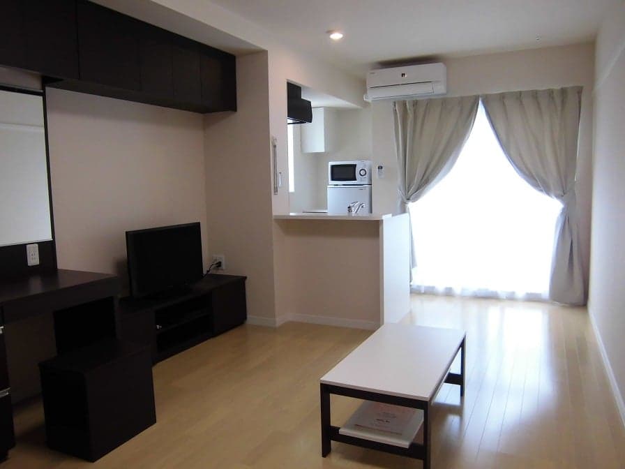 Preview interior of LEONEXT Pale Fleur