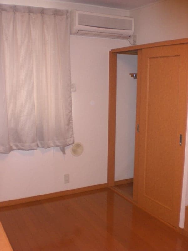 Room image 16