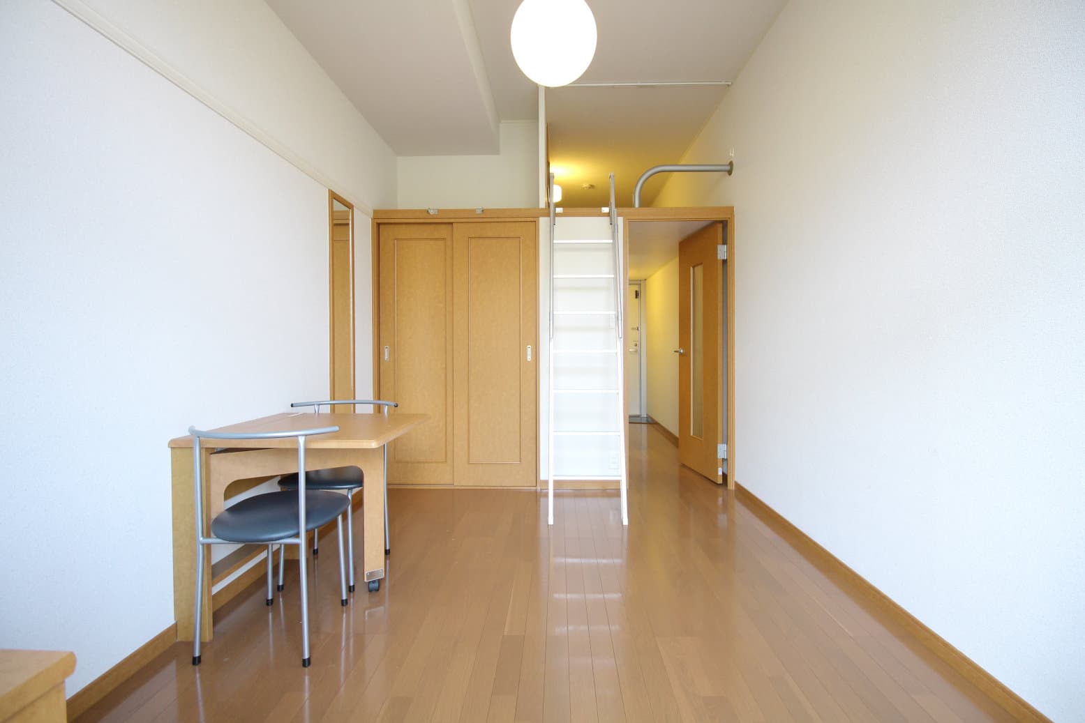 Room image 9