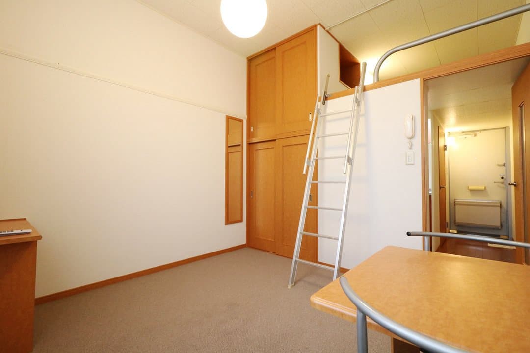 Room image 12