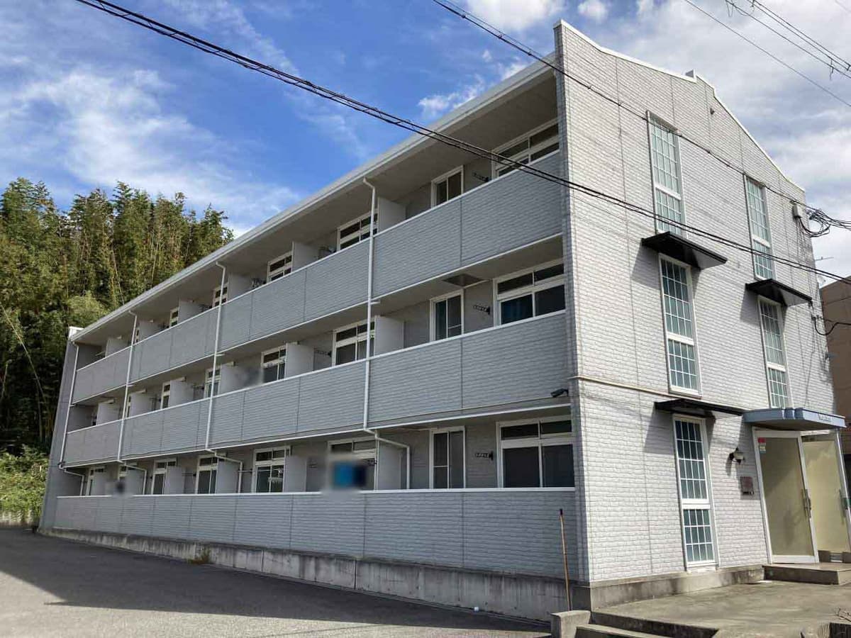 Main exterior of leopalace Miyabi