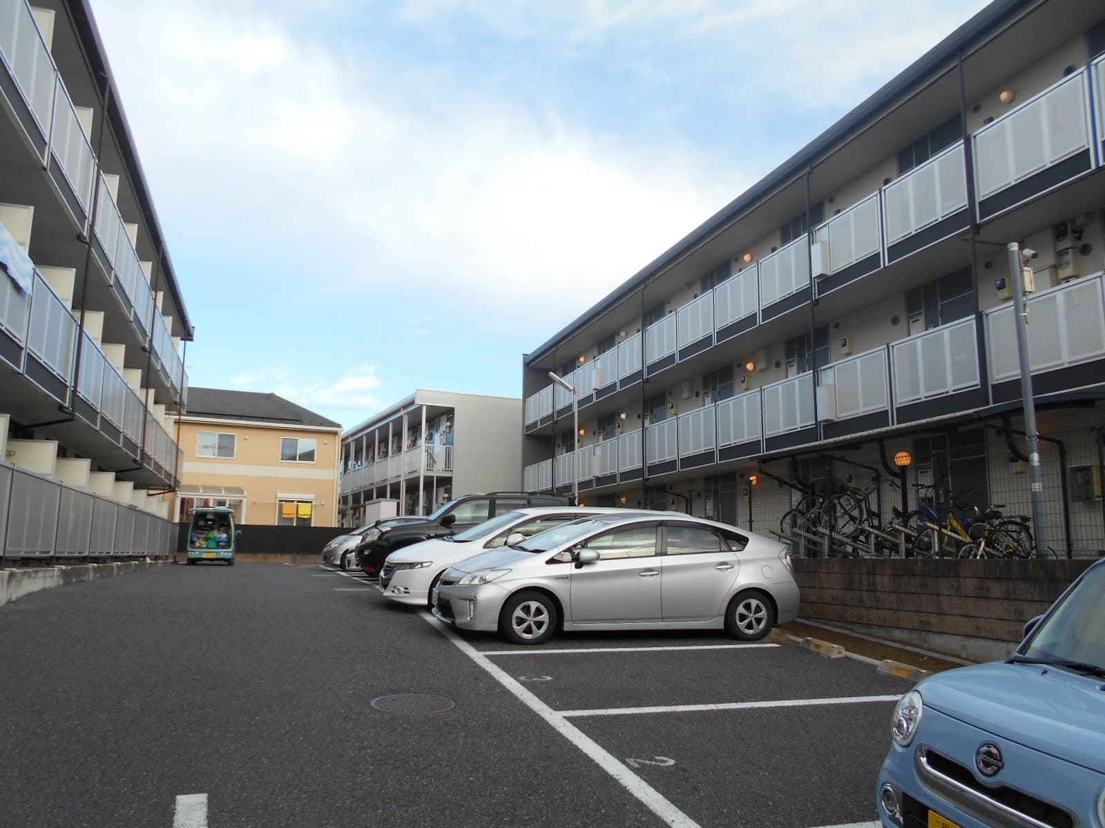 Room image 11