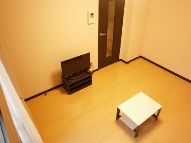 Room image 8