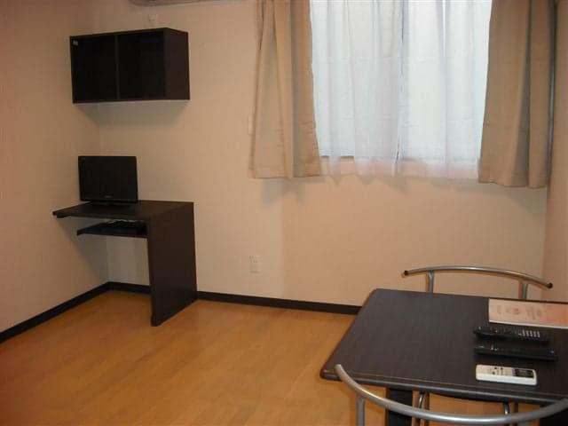 Room image 10