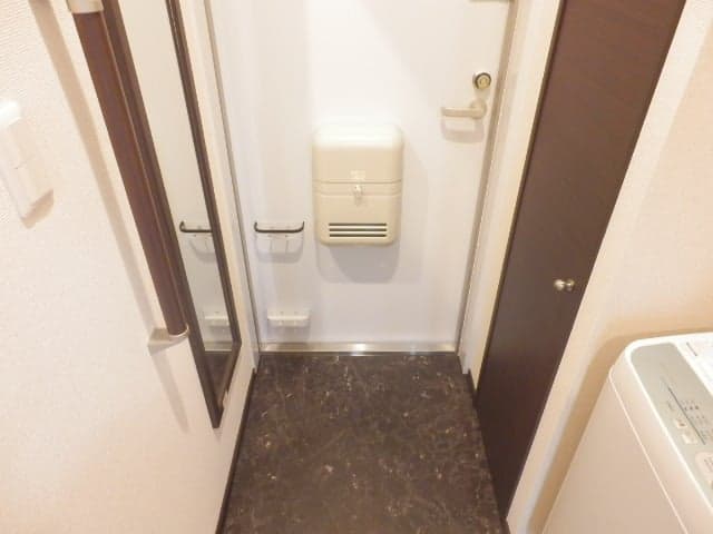Room image 11