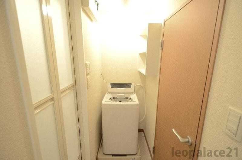 Room image 12
