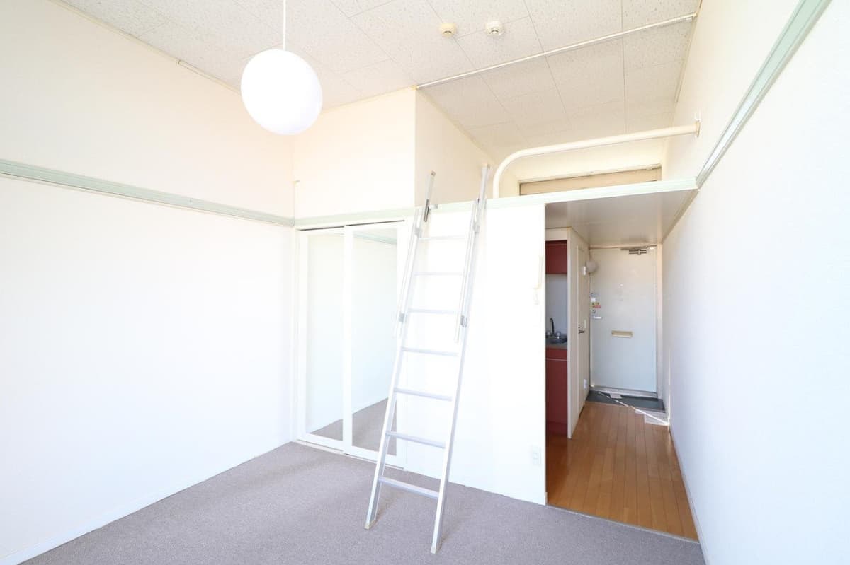Room image 8