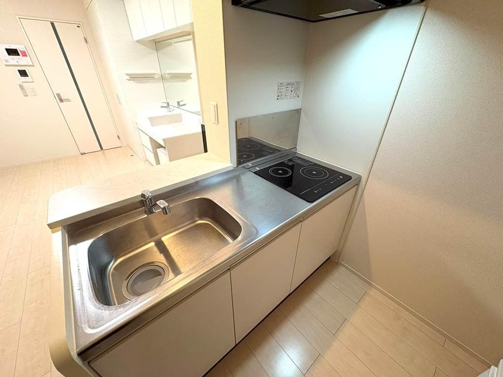 Room image 12