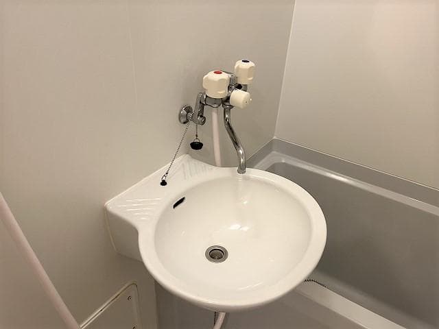 Room image 8