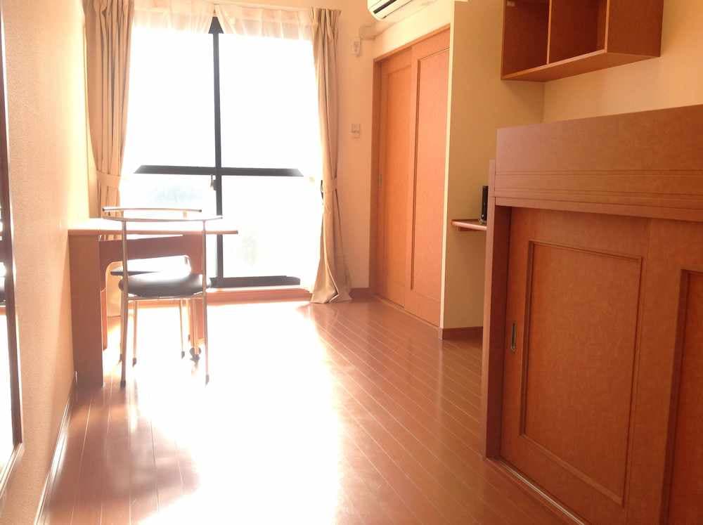 Room image 10