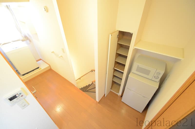 Room image 8