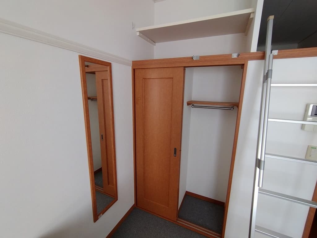 Room image 12