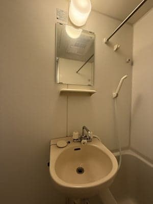 Room image 9