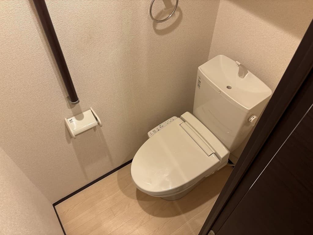 Room image 8