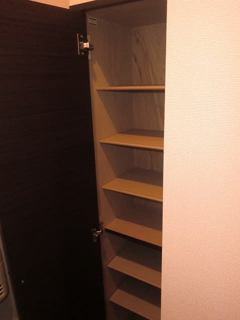 Room image 12