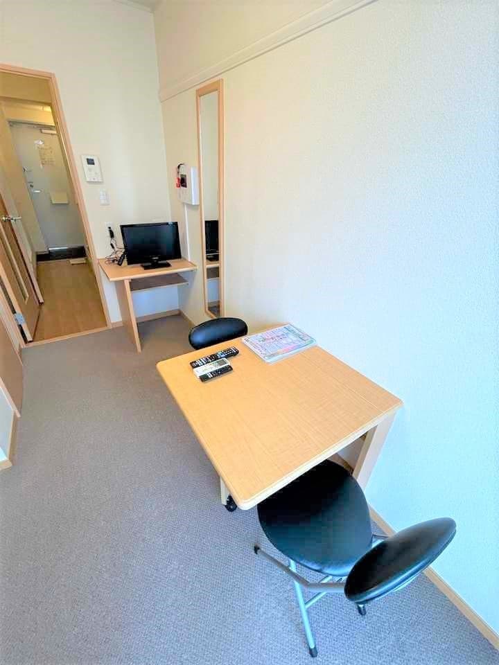 Room image 8