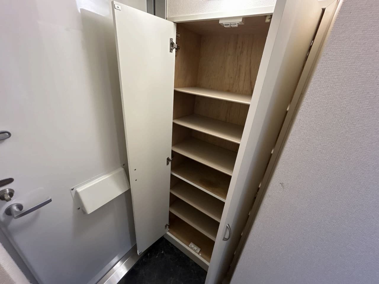 Room image 13