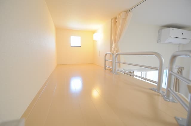 Room image 9
